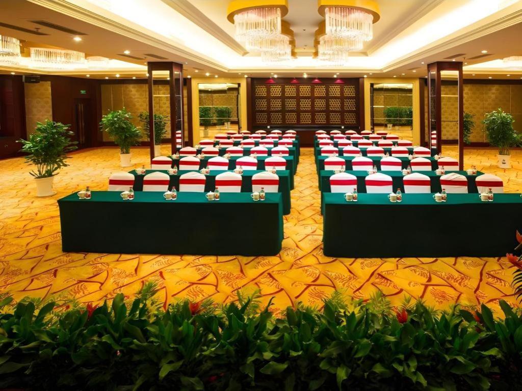 เฟยเชง บลอสซัม โอเต็ล Hotel Feicheng ภายนอก รูปภาพ